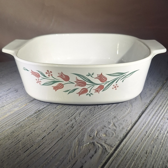 VIntage CorningWare Rosemarie Pink Tulip Casserole Dish. - Picture 1 of 4
